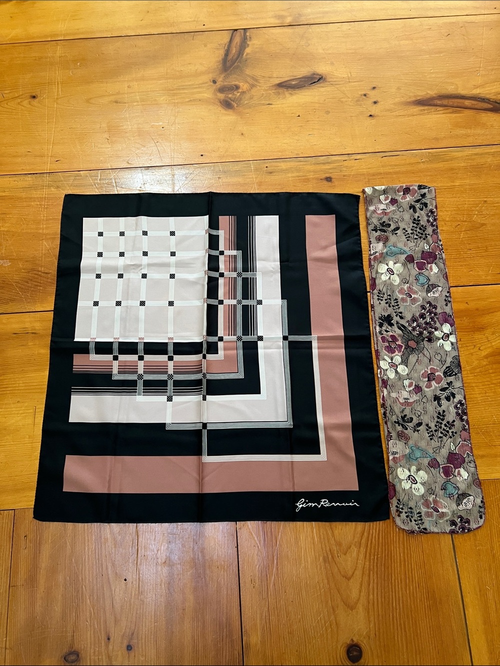 Set of two vintage scarves in new without tags condition!